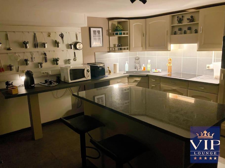 Vip Lounge Appartement Avec Jacuzzi Et Jardin Andenne Екстериор снимка
