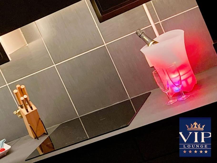 Vip Lounge Appartement Avec Jacuzzi Et Jardin Andenne Екстериор снимка